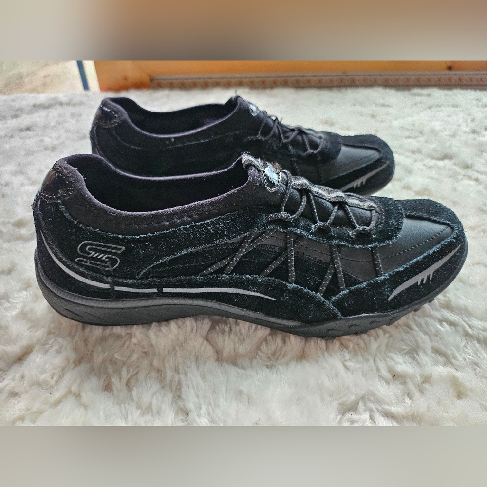 Skechers Relaxed Fit, Memory Foam Slip On Shoes, Leather, Black, Size 8